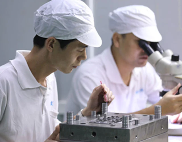 Rtench connector mold assembly