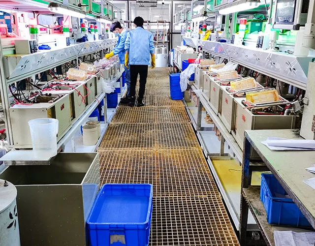 Rtench electroplating workshop